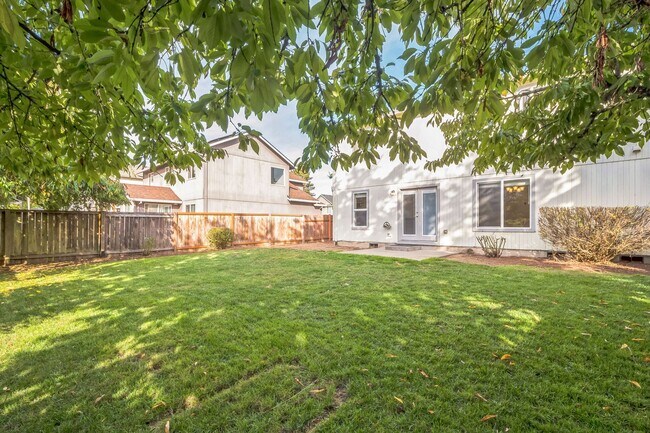 Building Photo - 3114 SE Tumblestone Dr