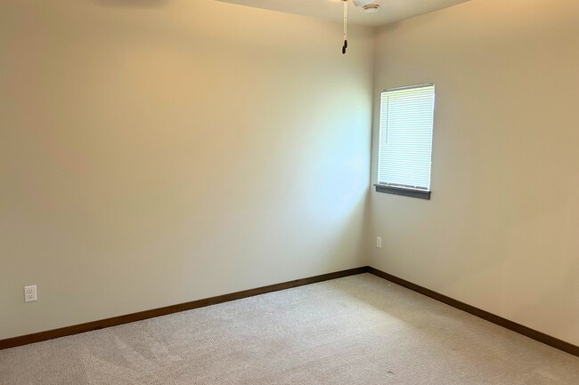 Building Photo - New Ranch Style 2 Bed 2 Bath Townhome