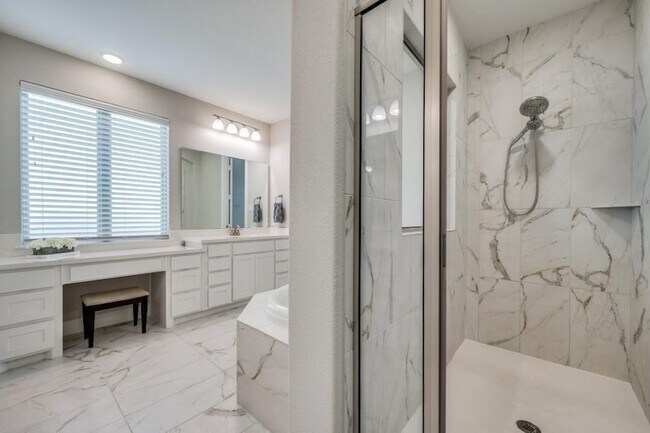 Building Photo - 3970 Sweet Clover Dr