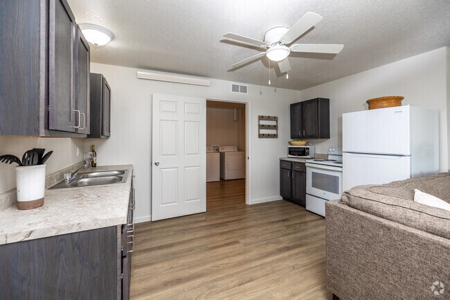 3BR, 2BA - Elizabeth/1,235 SF - Terrace View by Kading