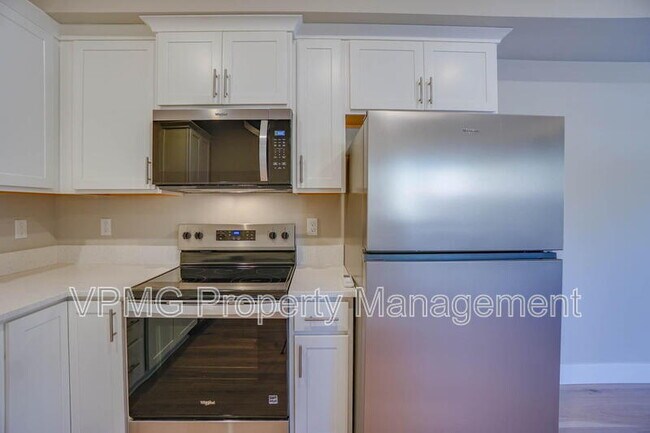 Building Photo - 2331 E Otter Lp