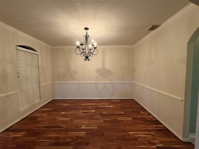 Building Photo - 3126 Springdale Dr