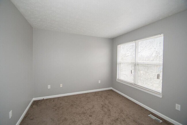 Building Photo - 506 E 38th St