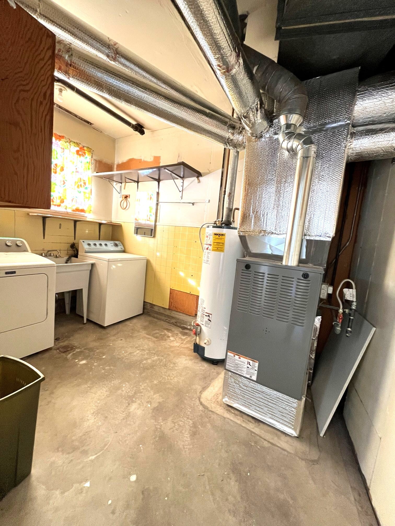 Building Photo - 393 2nd Ave