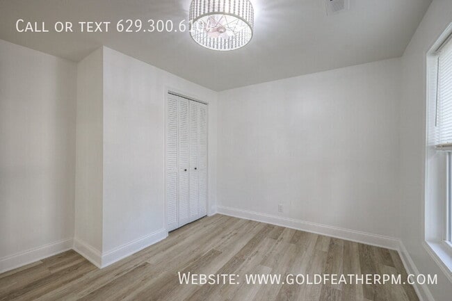 Building Photo - 1707 17th Ave N