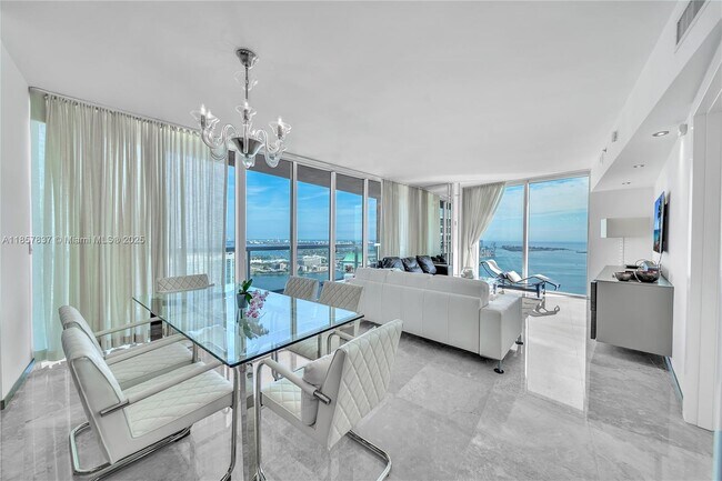 Building Photo - 495 Brickell Ave