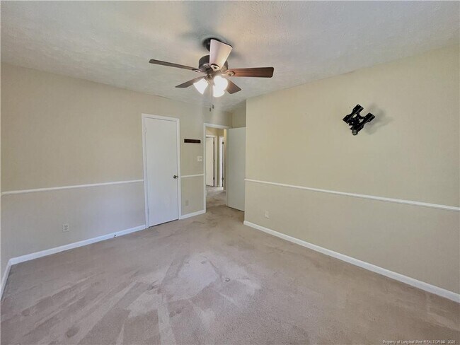 Building Photo - 384 Bahama Loop