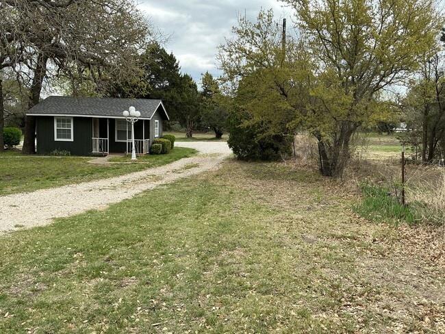 Building Photo - COMING SOON 4/2 with Acreage & BONUS SPACE