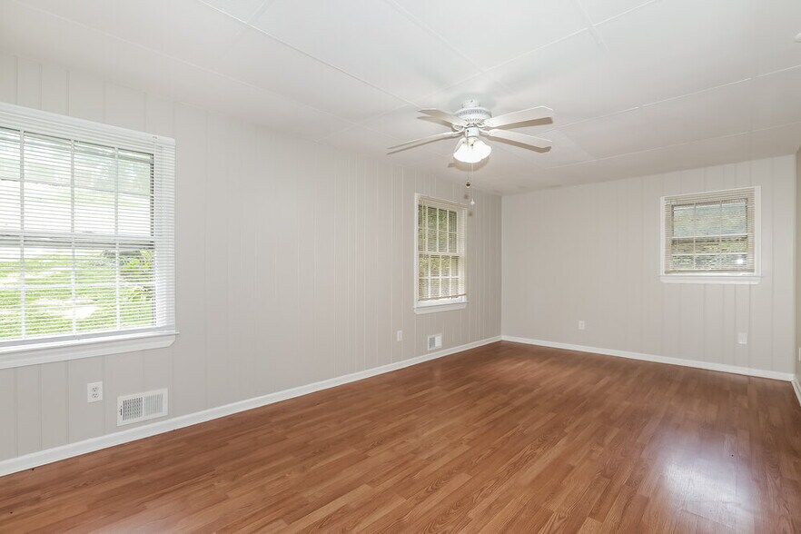 Building Photo - 4447 Casco Way NW