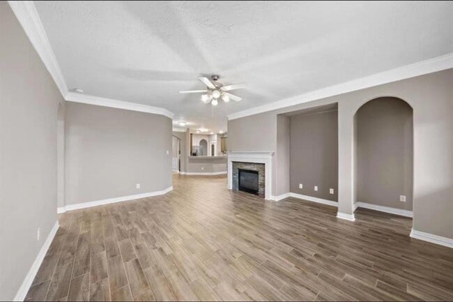 Building Photo - 17923 Serene Shore Dr