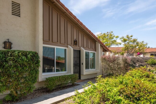 Building Photo - Turnkey 3 Bed/2 Ba in Encinitas' Finest 55...