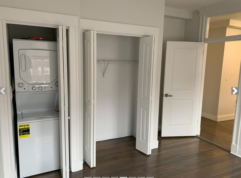 Building Photo - 131 Park Dr