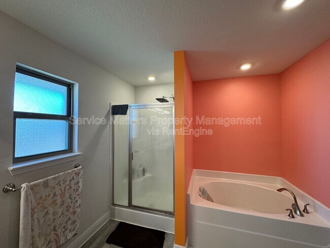 Building Photo - 5622 Burr St