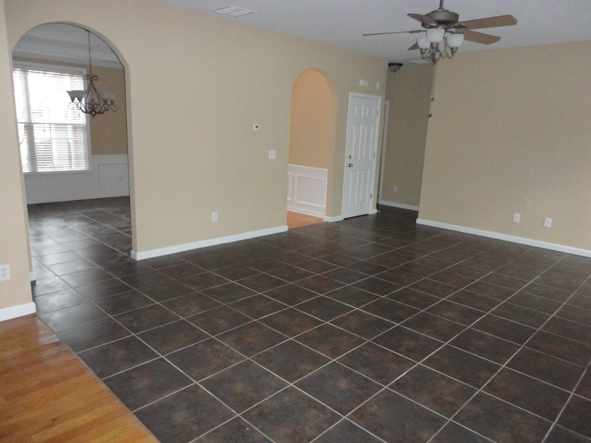 Building Photo - 6855 River Island Cir