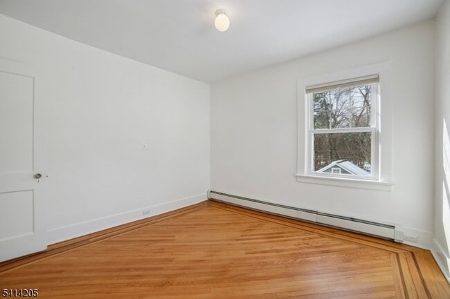 Building Photo - 42 Brookfield Rd