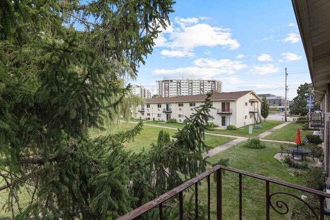 Building Photo - 8884 Steven Dr