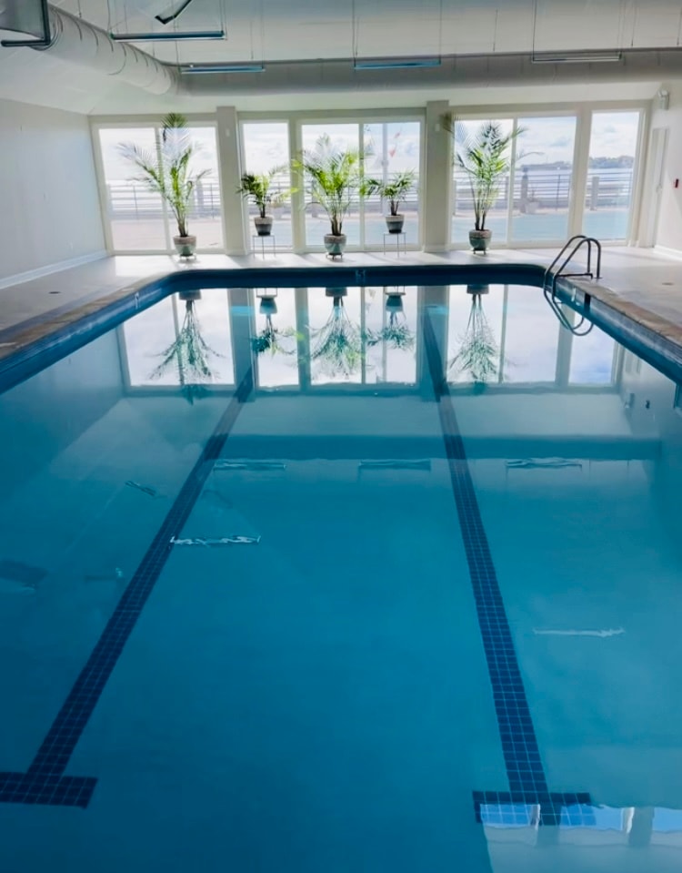 Indoor pool - 12 Harbour Close
