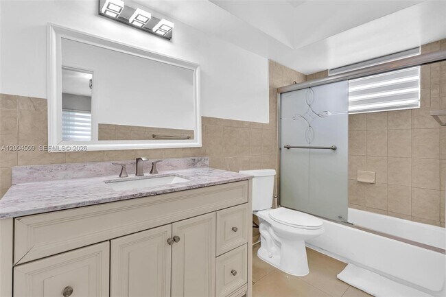 Building Photo - 10000 E Bay Harbor Dr