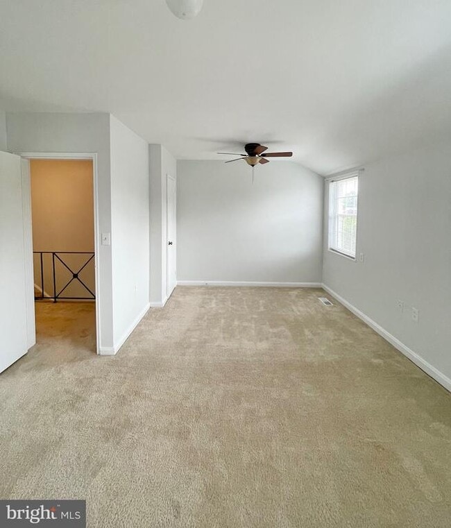 Building Photo - 3724 Ingalls Ave