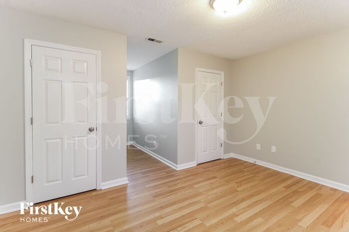 Building Photo - 2808 Lake Hill Ct