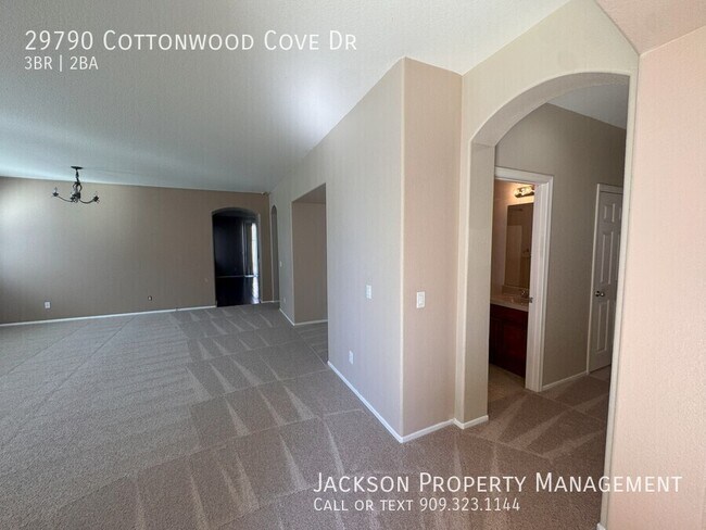 Building Photo - 29790 Cottonwood Cove Dr