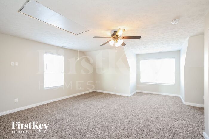 Building Photo - 2135 Woodfield Dr