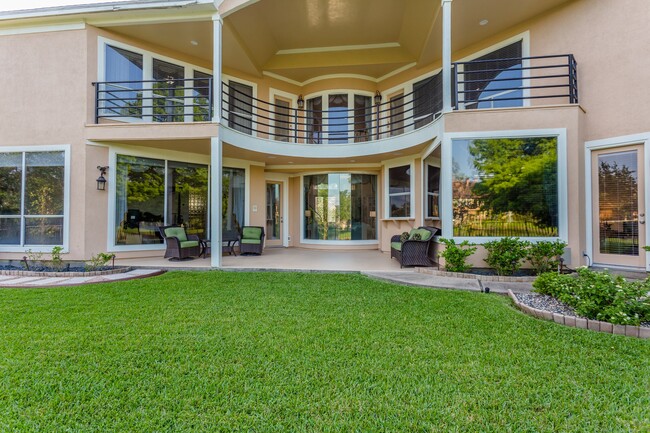 Building Photo - 14 Lake Mist Ct