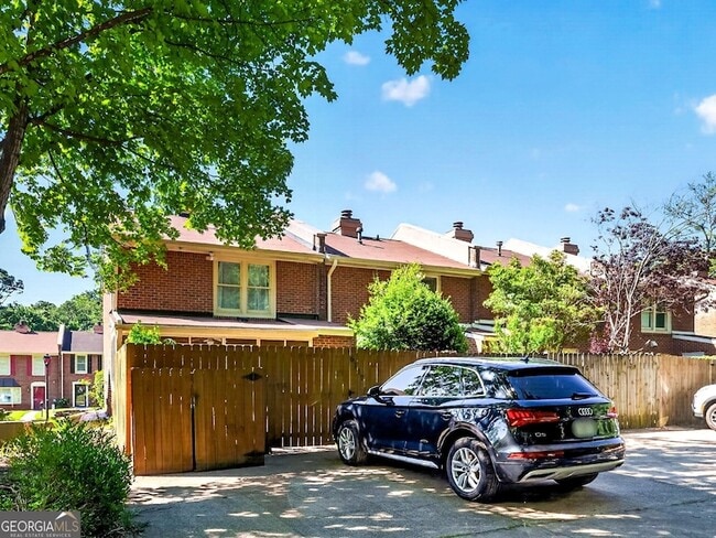 Building Photo - 6117 Queen Anne Ct