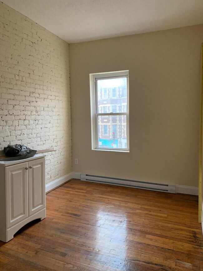 Building Photo - 2 bedroom in Boston MA 02115