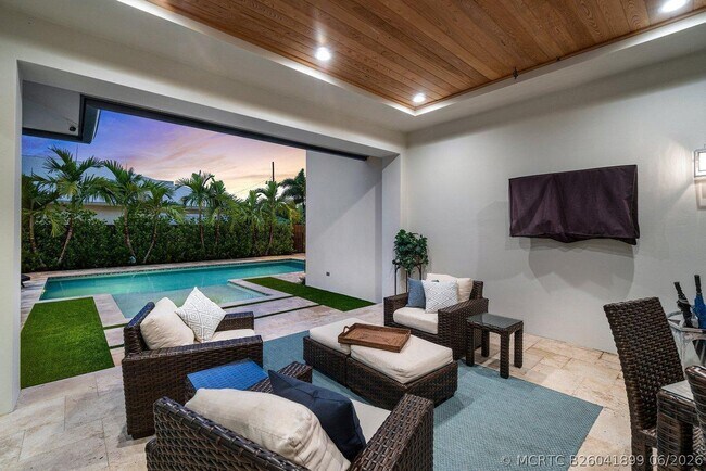 Building Photo - 217 Gulfstream Blvd