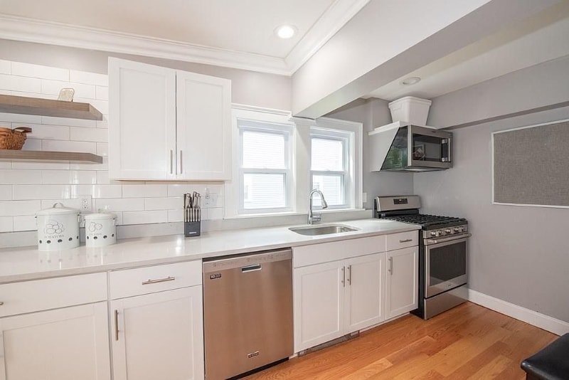 Building Photo - 5 Crescent St