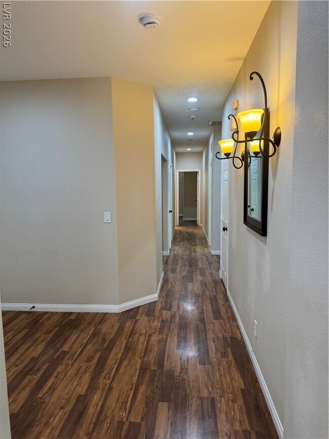 Building Photo - 9113 W Parkstone Ave