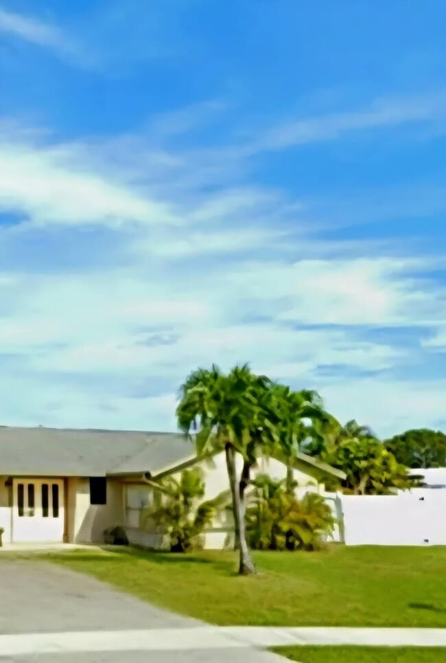 Building Photo - 19323 Carolina Cir