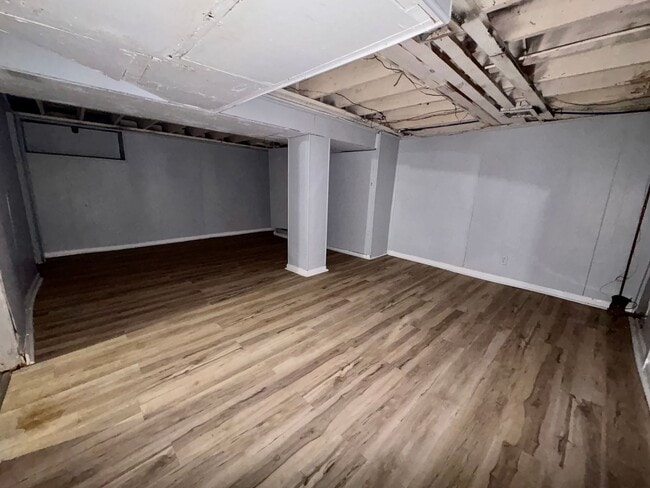 Building Photo - Spacious 2-Bedroom + Den Home with Ample Parking & Backyard!