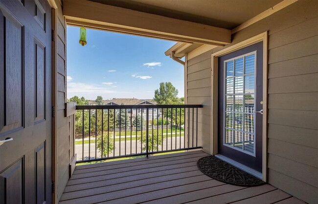 Building Photo - Spacious 2 bedroom, 2 bathroom condo for r...
