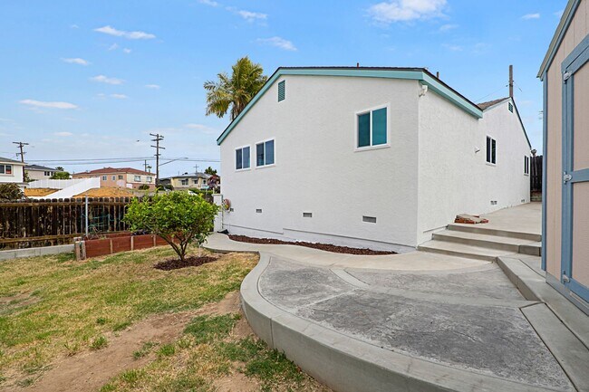 Building Photo - Large Corner Lot with a newly remodeled 2 ...