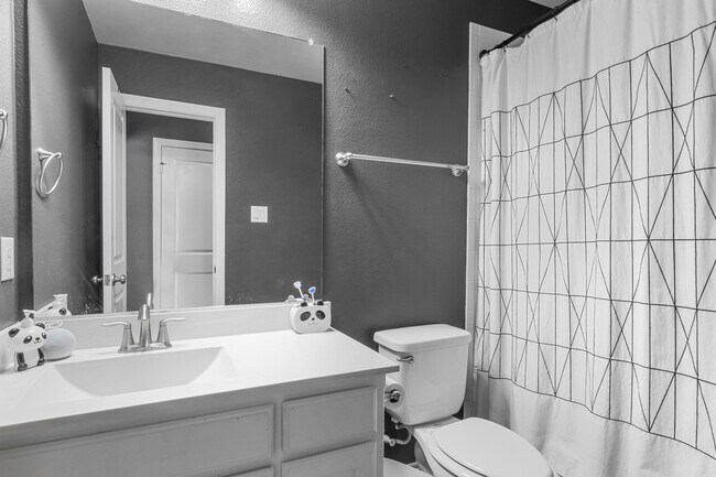 Building Photo - 1104 Steele Ln