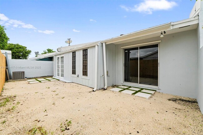 Building Photo - 10387 SW 209th Ln