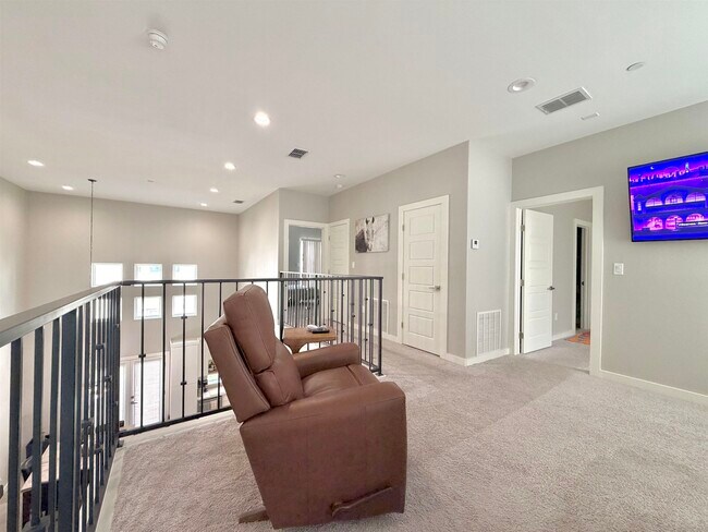 Building Photo - 9653 McPherson Rd