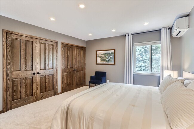 Building Photo - Cozy 2 BDR Home in Boulder with Hot Tub