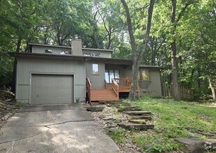 Building Photo - Gorgeous 3-Bedroom, 2-Bathroom Single Fami...