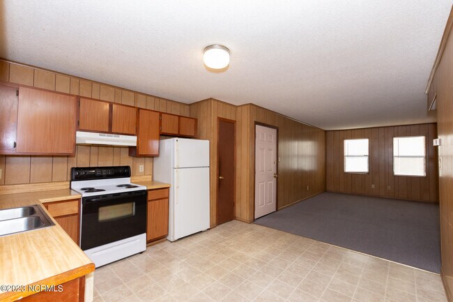 Building Photo - 106 Ravenwood Dr