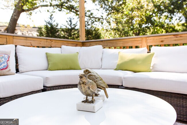 Building Photo - 524 Seminole Ave NE