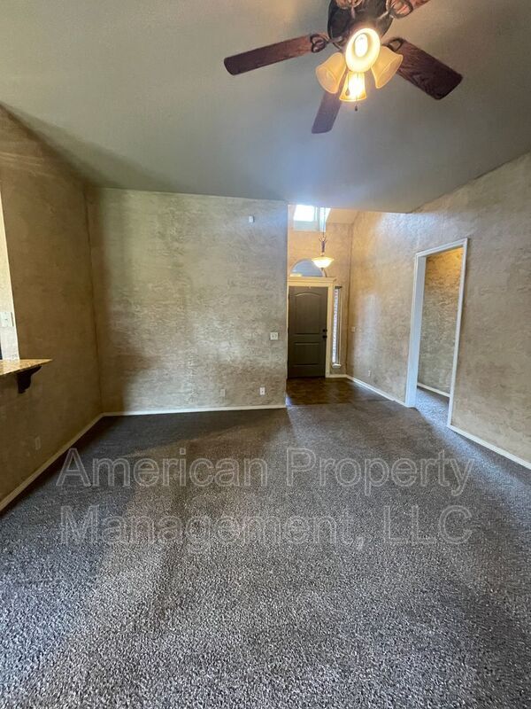 Building Photo - 15624 S Birch Ave
