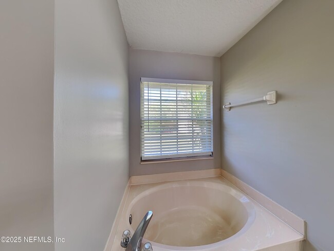 Building Photo - 4399 Princess Labeth Ct W