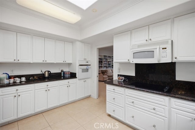 Building Photo - 5594 Avenida Sosiega W