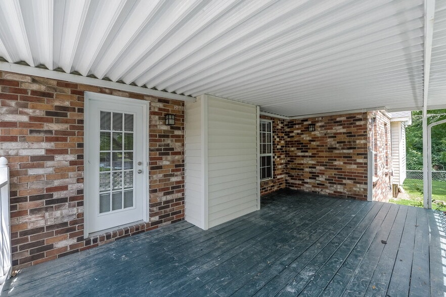 Building Photo - 3933 Hillshire Dr