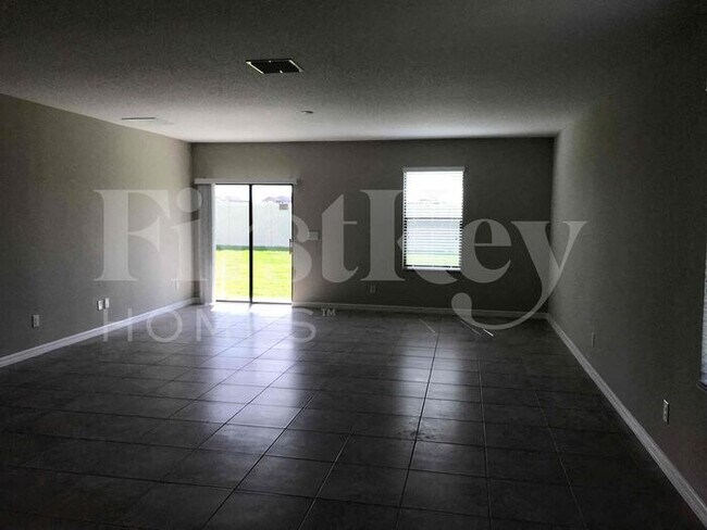 Building Photo - 9652 Sage Creek Dr