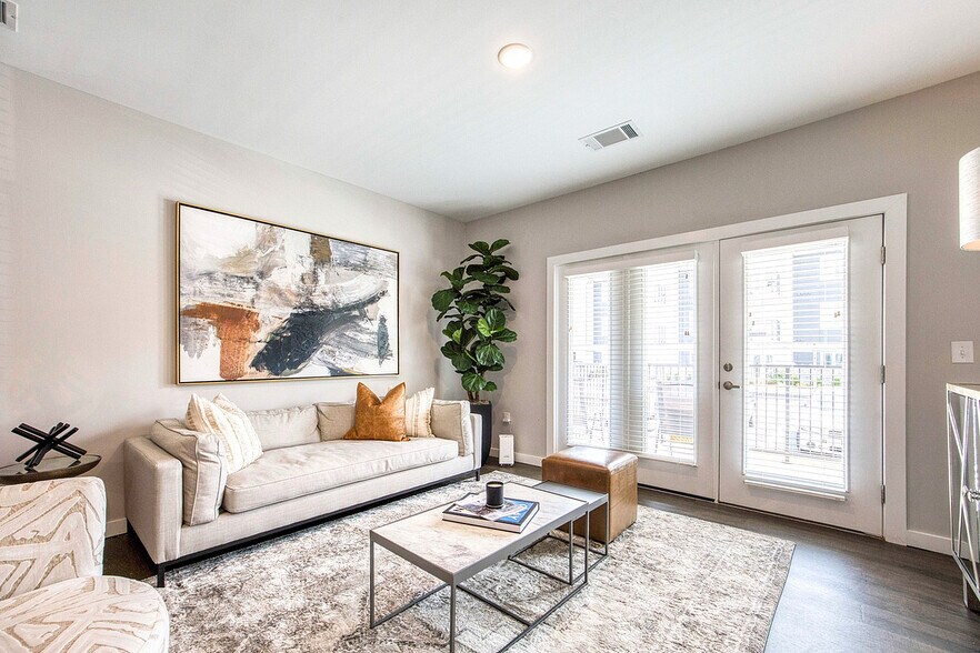 Primary Photo - Landmark Apartments