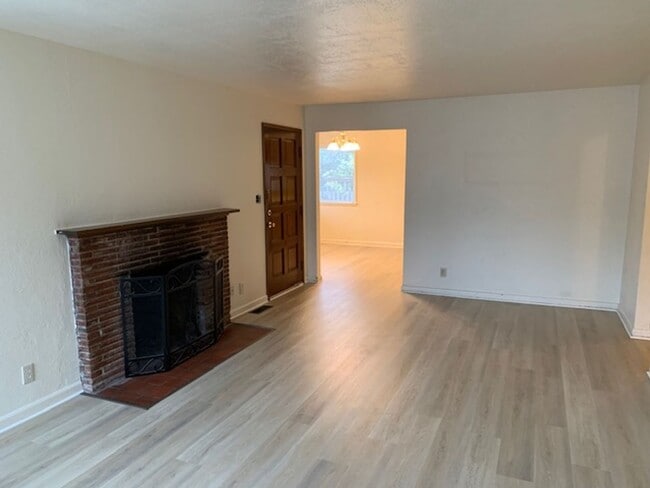 Building Photo - Ravenna House